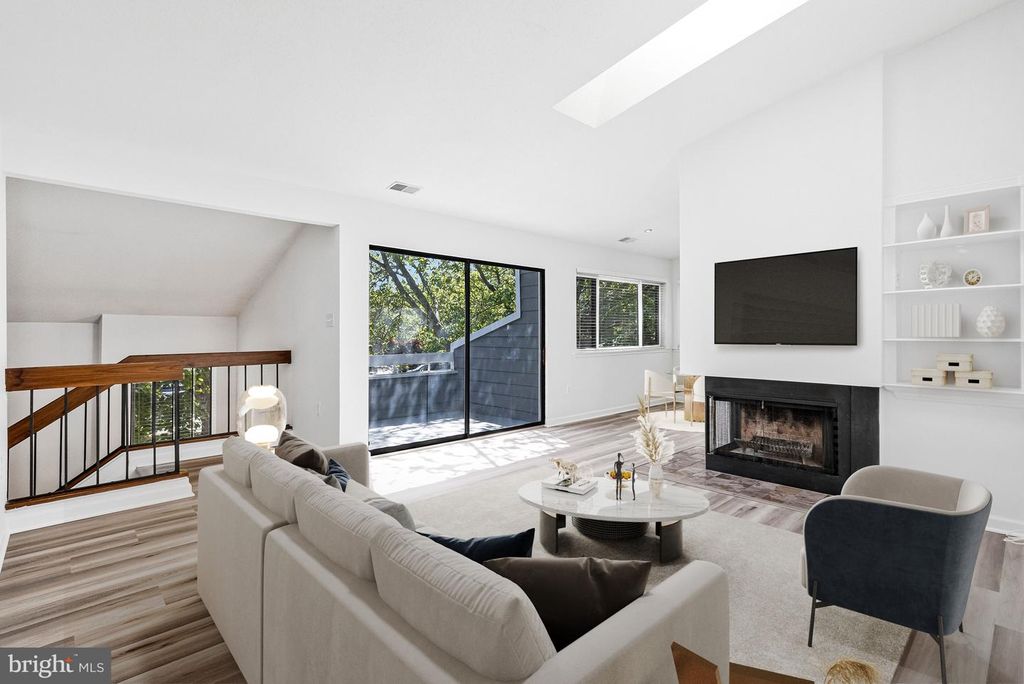 1958-B VILLARIDGE DR, Reston, VA 20191