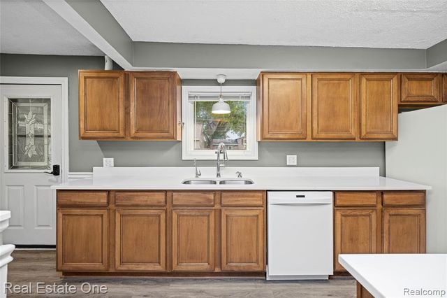 8643 Hibbing Street, Commerce Twp, MI 48382