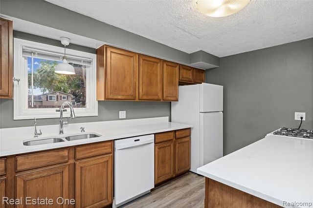 8643 Hibbing Street, Commerce Twp, MI 48382