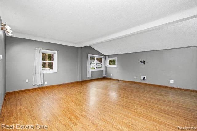 8643 Hibbing Street, Commerce Twp, MI 48382