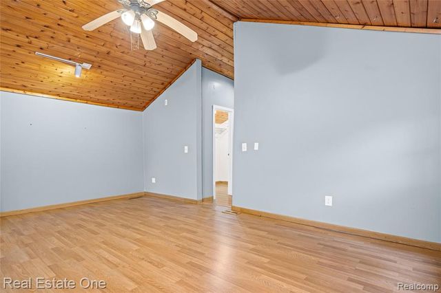 8643 Hibbing Street, Commerce Twp, MI 48382