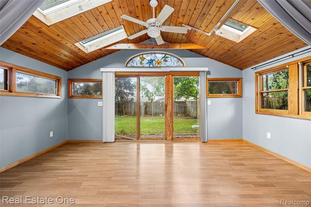 8643 Hibbing Street, Commerce Twp, MI 48382