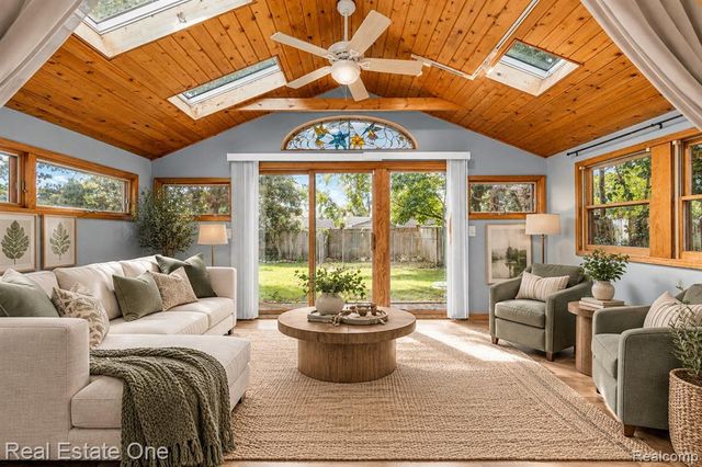 8643 Hibbing Street, Commerce Twp, MI 48382