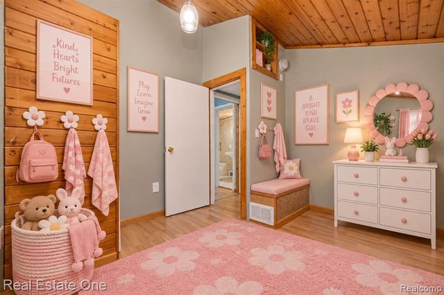 8643 Hibbing Street, Commerce Twp, MI 48382