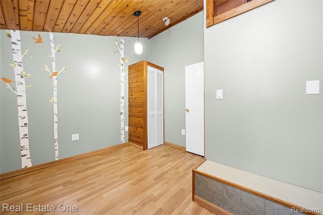 8643 Hibbing Street, Commerce Twp, MI 48382