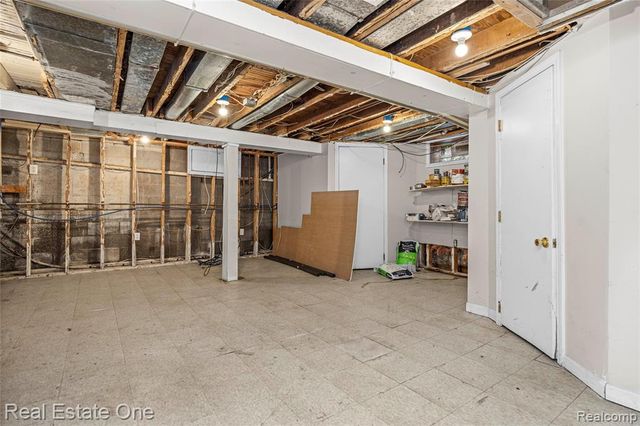 8643 Hibbing Street, Commerce Twp, MI 48382