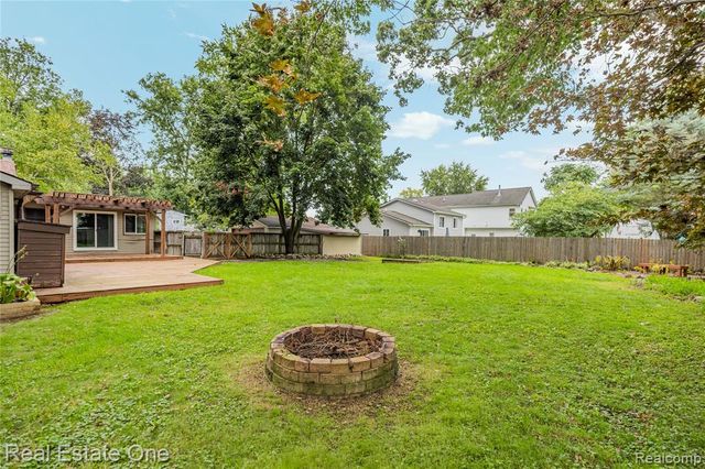 8643 Hibbing Street, Commerce Twp, MI 48382
