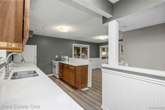 8643 Hibbing Street, Commerce Twp, MI 48382