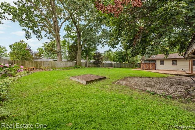 8643 Hibbing Street, Commerce Twp, MI 48382