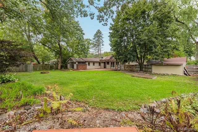 8643 Hibbing Street, Commerce Twp, MI 48382