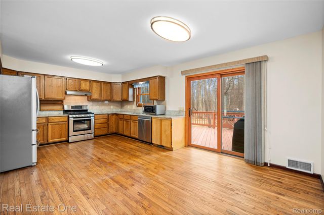 4921 Crestview Drive, Independence Charter Township, MI 48348