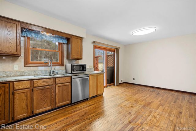 4921 Crestview Drive, Independence Charter Township, MI 48348