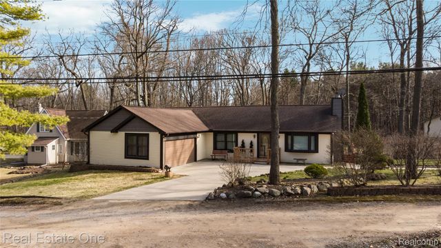 4921 Crestview Drive, Independence Charter Township, MI 48348