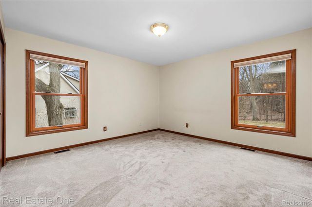 4921 Crestview Drive, Independence Charter Township, MI 48348