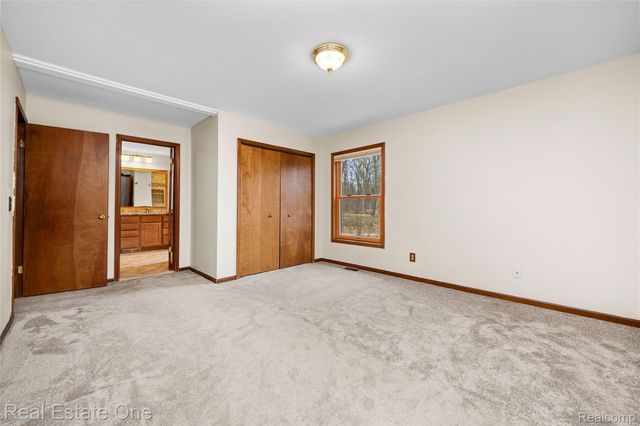 4921 Crestview Drive, Independence Charter Township, MI 48348