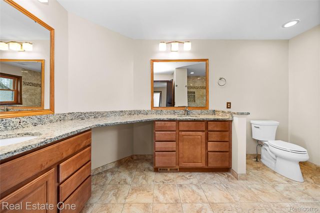 4921 Crestview Drive, Independence Charter Township, MI 48348