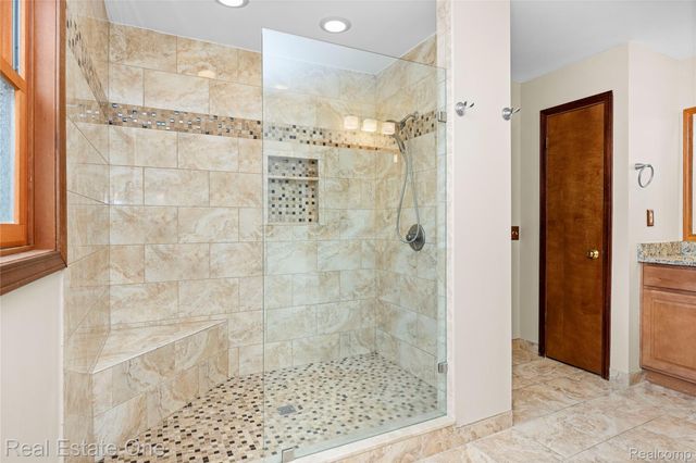 4921 Crestview Drive, Independence Charter Township, MI 48348