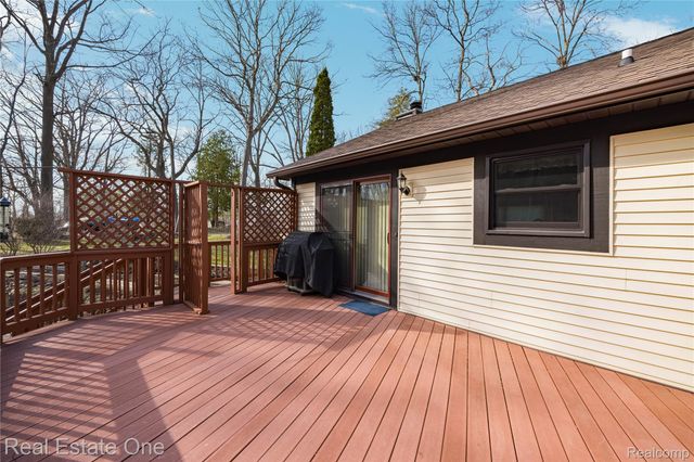 4921 Crestview Drive, Independence Charter Township, MI 48348