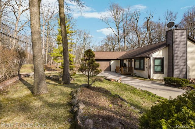 4921 Crestview Drive, Independence Charter Township, MI 48348