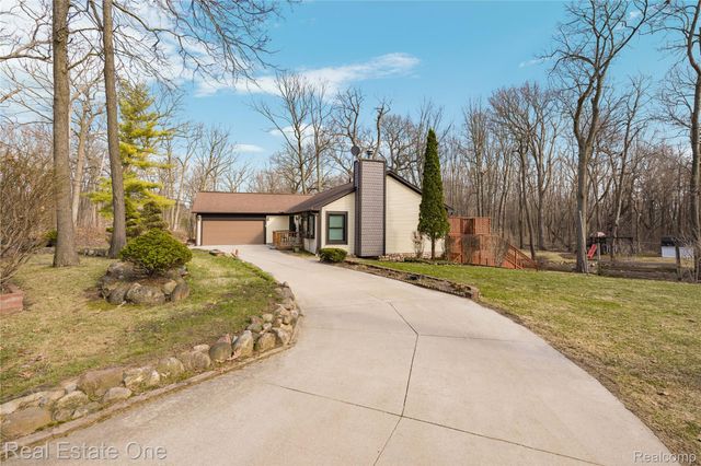 4921 Crestview Drive, Independence Charter Township, MI 48348