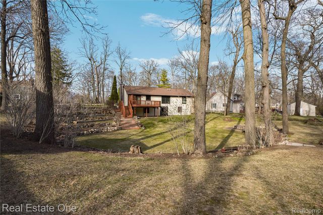 4921 Crestview Drive, Independence Charter Township, MI 48348