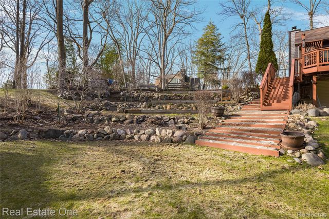 4921 Crestview Drive, Independence Charter Township, MI 48348