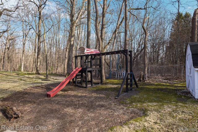 4921 Crestview Drive, Independence Charter Township, MI 48348