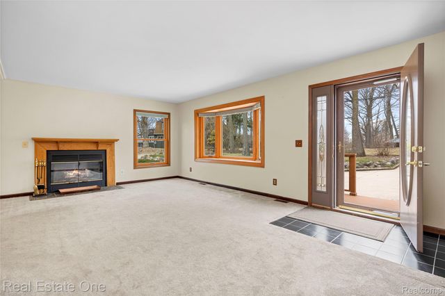 4921 Crestview Drive, Independence Charter Township, MI 48348