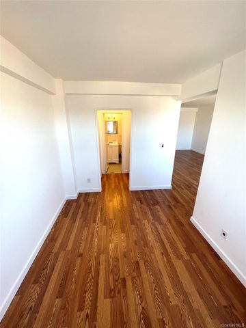 89-15 Parsons Boulevard 15D, Jamaica, NY 11432