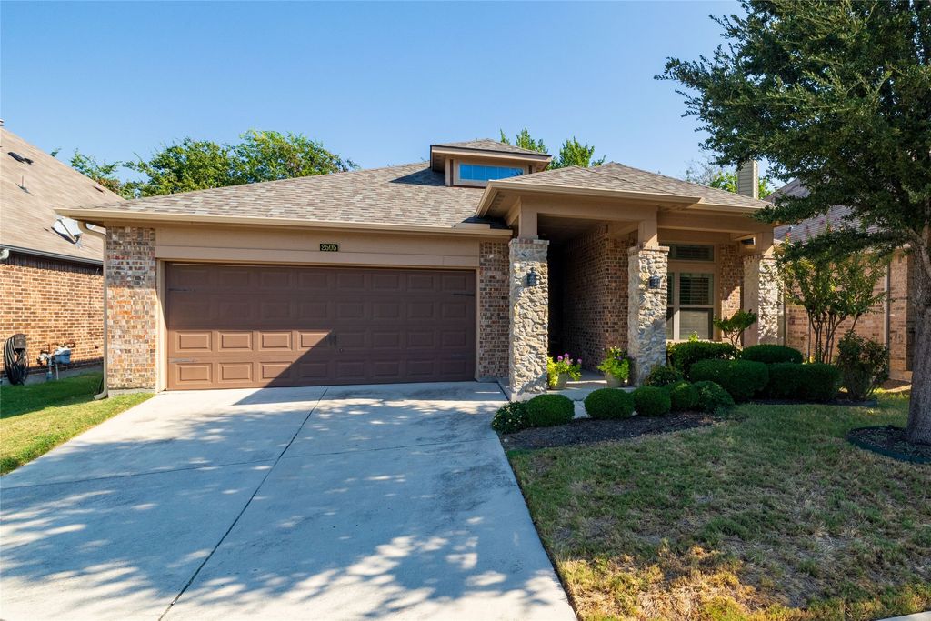 2505 Sanders Court, Bedford, TX 76021 — photo 2