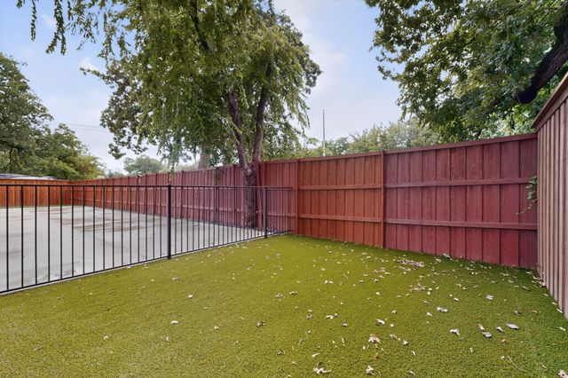 2230 Shea Road 104, Dallas, TX 75235