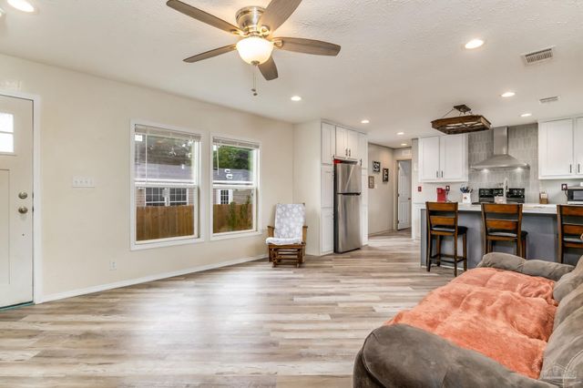 2403 San Juan Grande, Pensacola, FL 32507