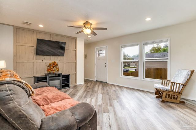 2403 San Juan Grande, Pensacola, FL 32507