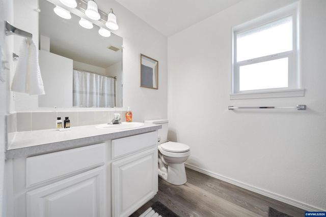 3155 La Costa Lp S, Salem, OR 97302