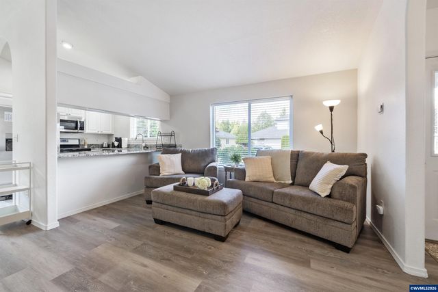 3155 La Costa Lp S, Salem, OR 97302