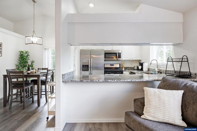 3155 La Costa Lp S, Salem, OR 97302