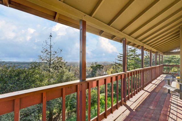 525 Skyline Dr, Placerville, CA 95667