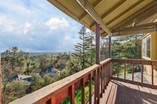 525 Skyline Dr, Placerville, CA 95667