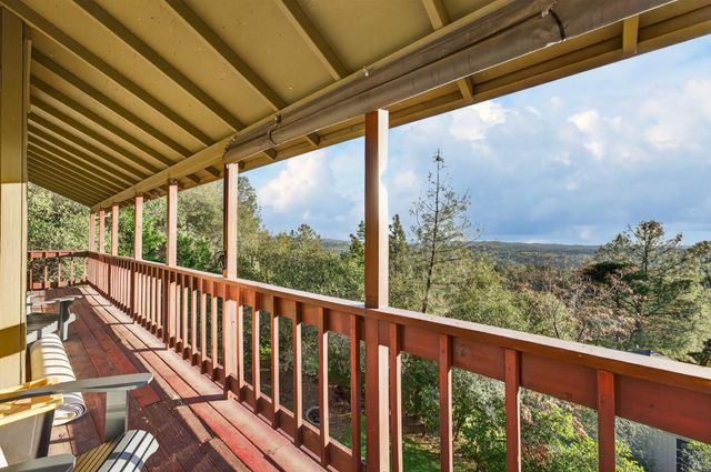 525 Skyline Dr, Placerville, CA 95667