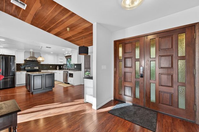 525 Skyline Dr, Placerville, CA 95667