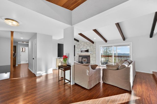 525 Skyline Dr, Placerville, CA 95667