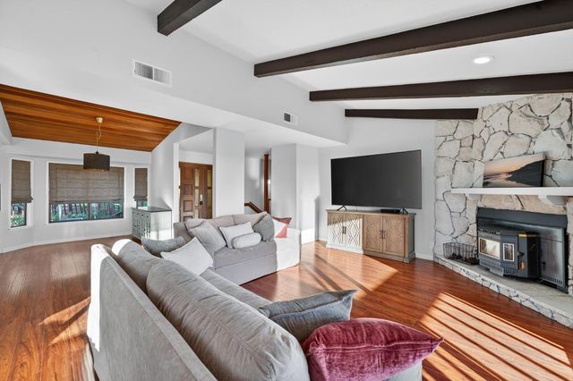 525 Skyline Dr, Placerville, CA 95667