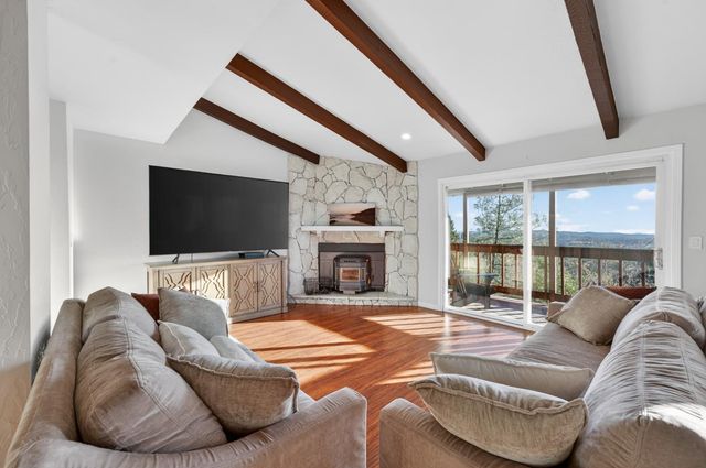525 Skyline Dr, Placerville, CA 95667