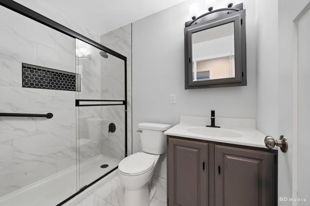 14425 Tripp Avenue, Midlothian, IL 60445