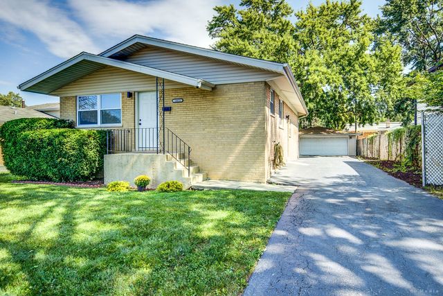 14425 Tripp Avenue, Midlothian, IL 60445