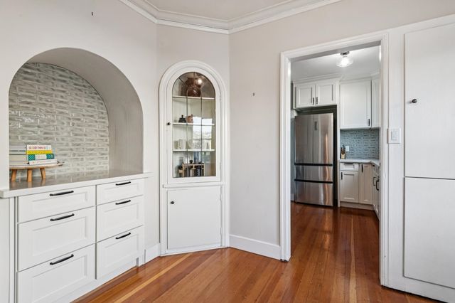 693 693 Vernon St, Oakland, CA 94610