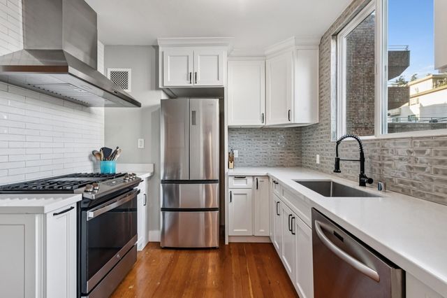 693 693 Vernon St, Oakland, CA 94610