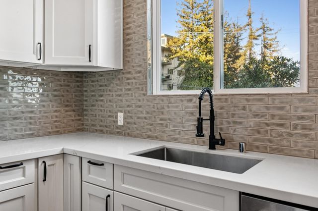 693 693 Vernon St, Oakland, CA 94610