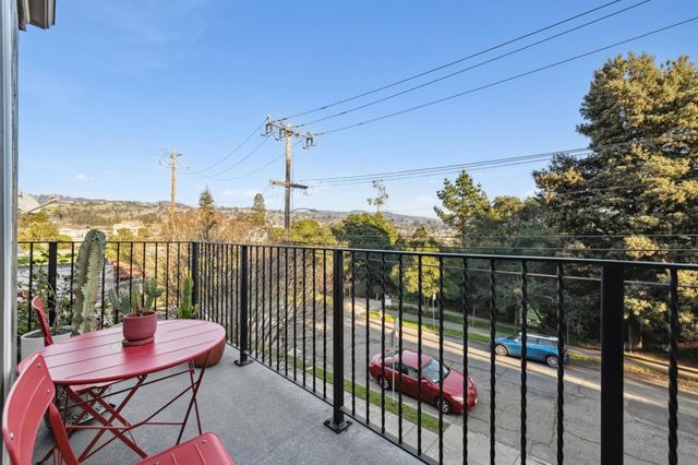 693 693 Vernon St, Oakland, CA 94610