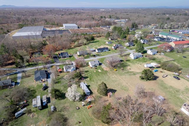 154 Lake Court Ave, Lynchburg, VA 24502